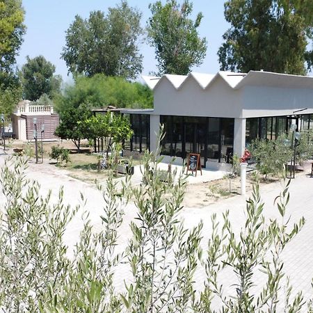 Отель Kavalona Park Влёра Экстерьер фото