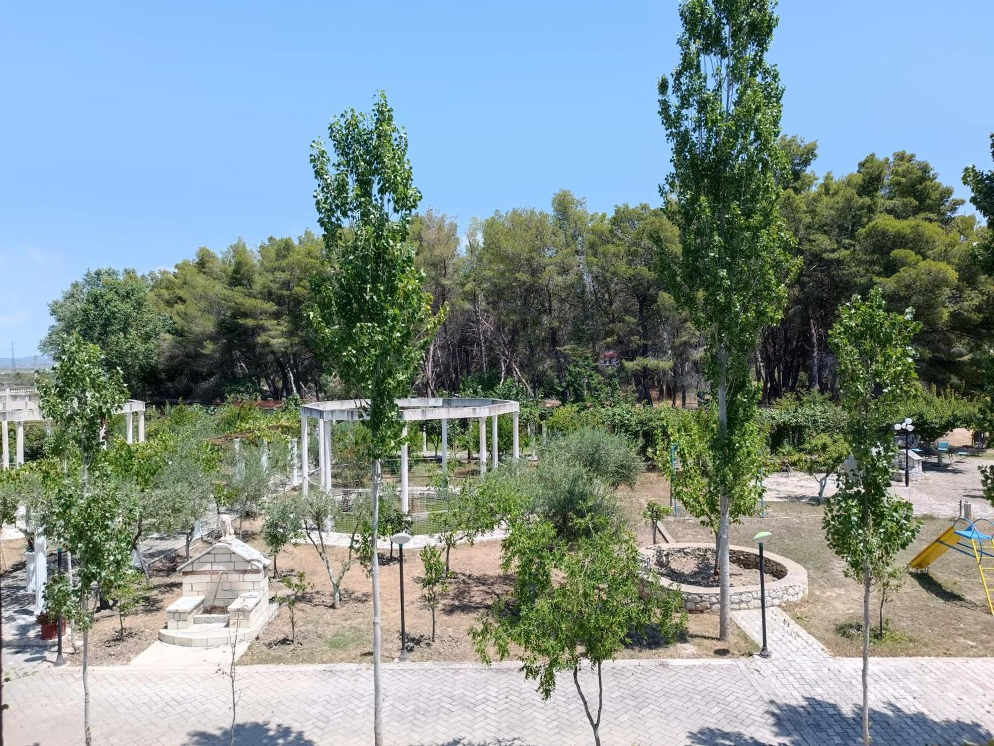 Отель Kavalona Park Влёра Номер фото